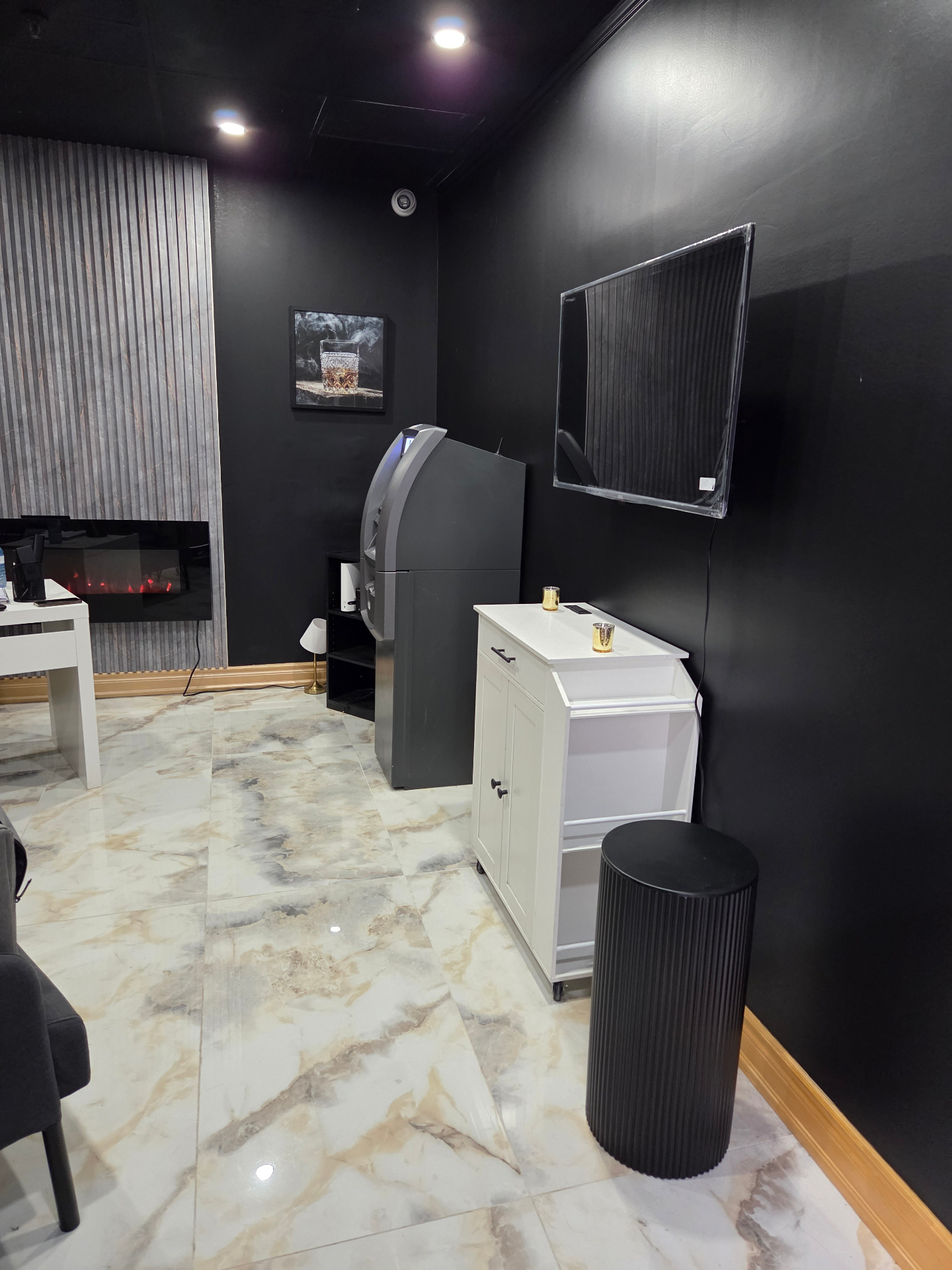 Relaxation lounge area at Medusa Spa Vaughan